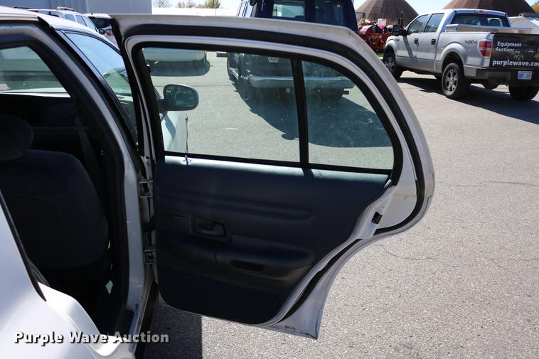 image for item DD0017 1999 Ford Crown Victoria
