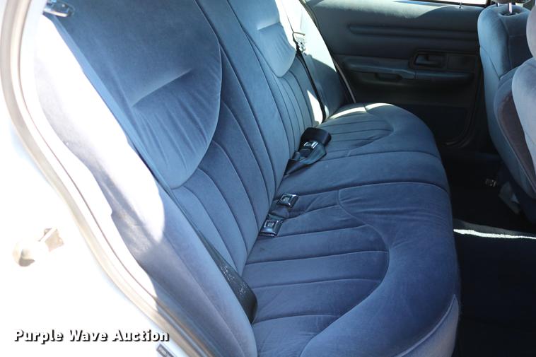 image for item DD0017 1999 Ford Crown Victoria