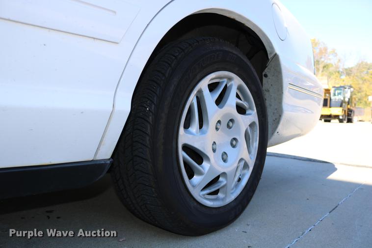 image for item DD0017 1999 Ford Crown Victoria