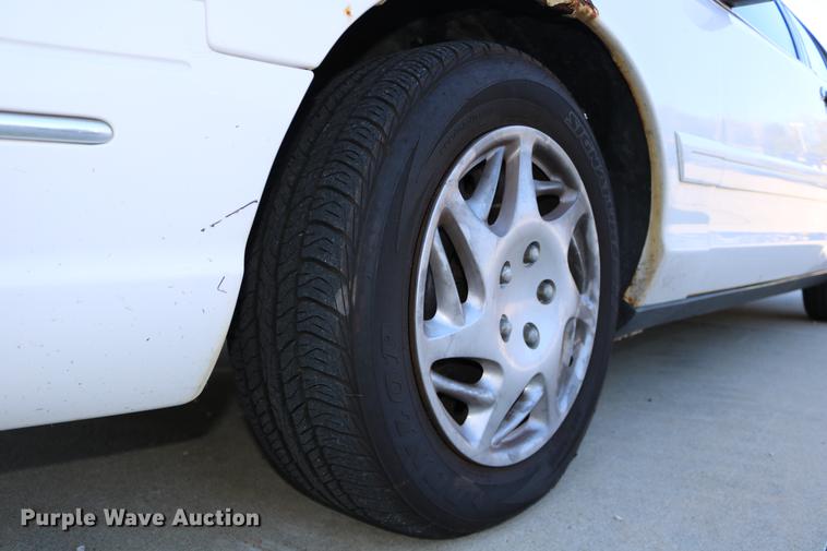 image for item DD0017 1999 Ford Crown Victoria