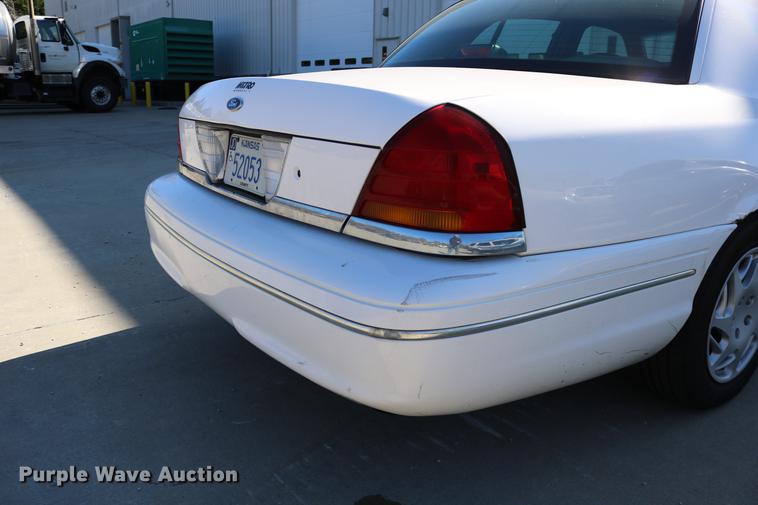 image for item DD0017 1999 Ford Crown Victoria