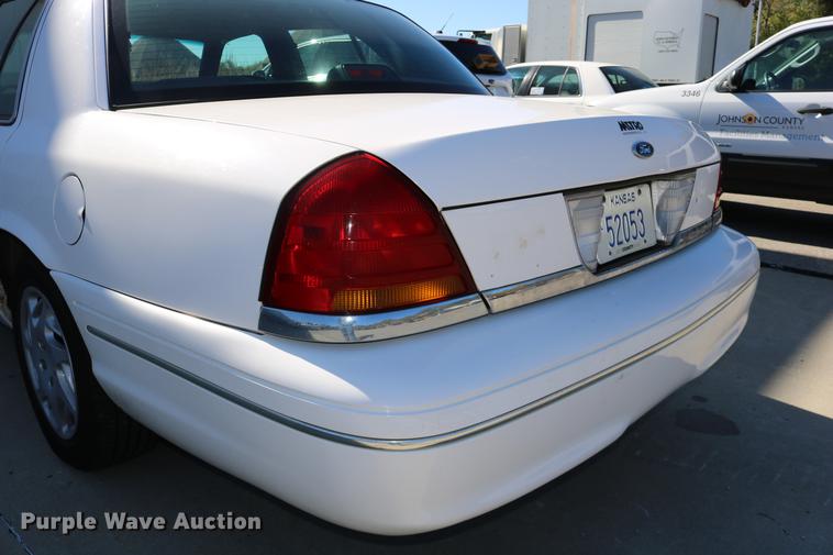 image for item DD0017 1999 Ford Crown Victoria