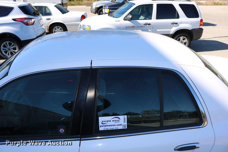 image for item DD0017 1999 Ford Crown Victoria