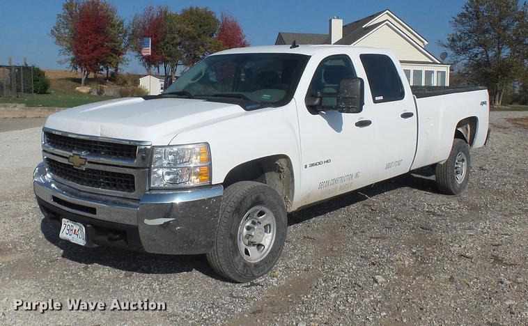 image for item DD9019 2008 Chevrolet Silverado 3500HD Crew Cab pickup truck