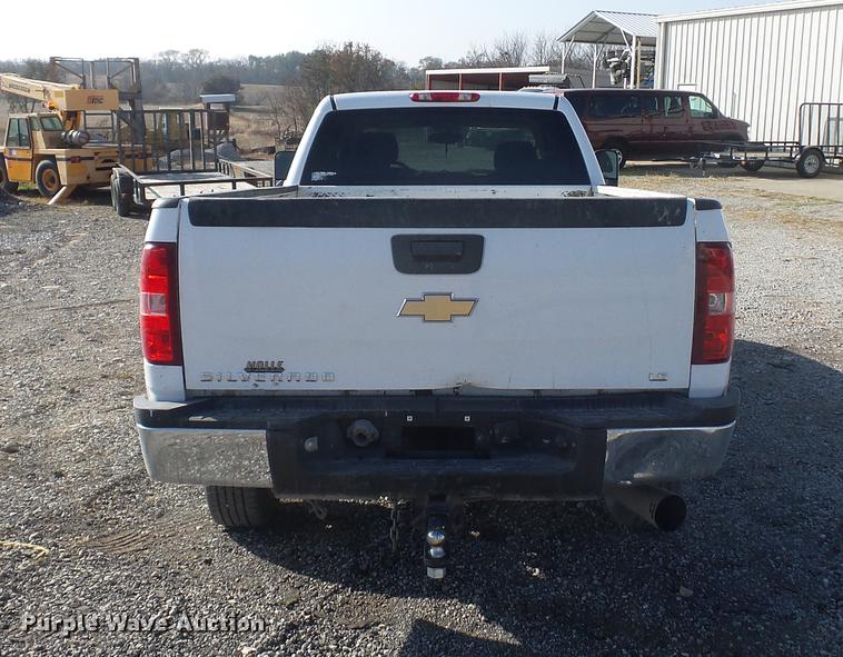 image for item DD9019 2008 Chevrolet Silverado 3500HD Crew Cab pickup truck
