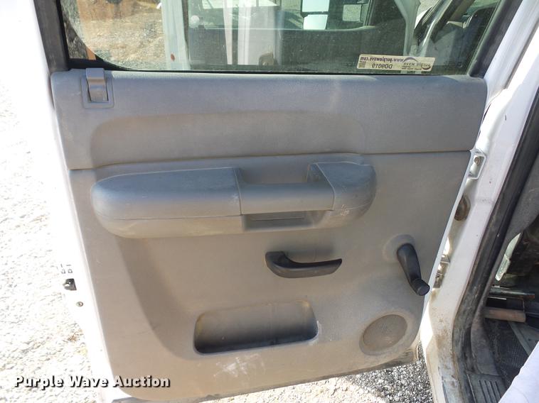 image for item DD9019 2008 Chevrolet Silverado 3500HD Crew Cab pickup truck