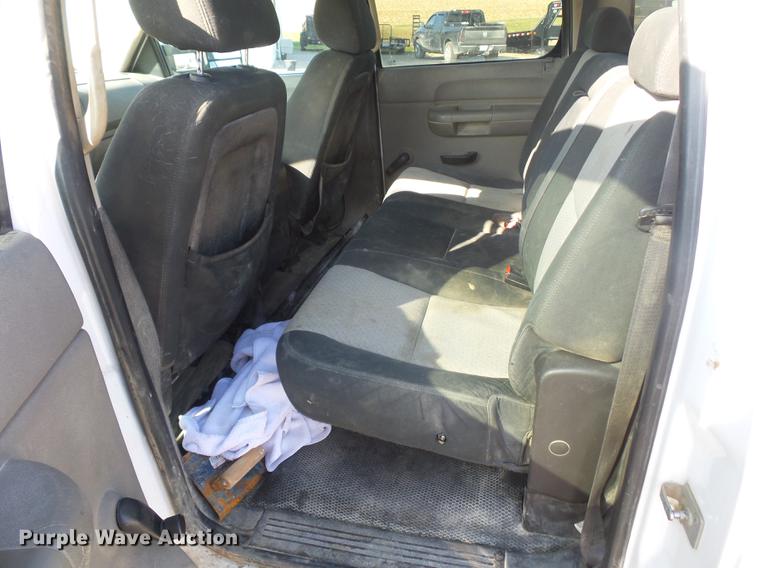 image for item DD9019 2008 Chevrolet Silverado 3500HD Crew Cab pickup truck