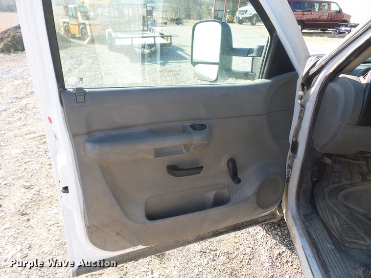 image for item DD9019 2008 Chevrolet Silverado 3500HD Crew Cab pickup truck
