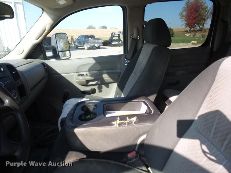 image for item DD9019 2008 Chevrolet Silverado 3500HD Crew Cab pickup truck