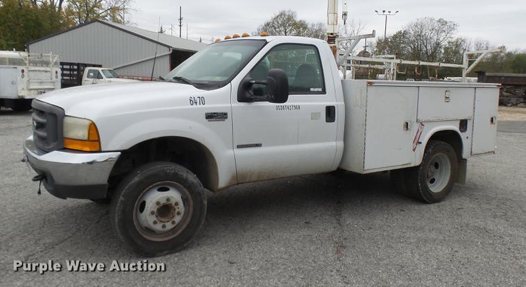 image for item DD9021 2001 Ford F450 Super Duty utility truck