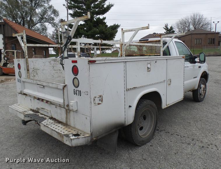 image for item DD9021 2001 Ford F450 Super Duty utility truck