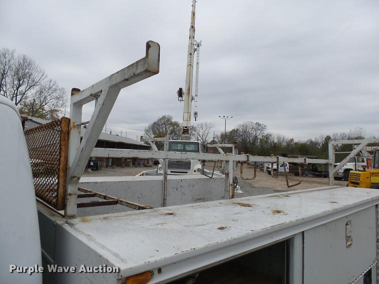 image for item DD9021 2001 Ford F450 Super Duty utility truck