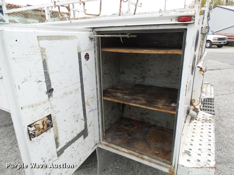 image for item DD9021 2001 Ford F450 Super Duty utility truck