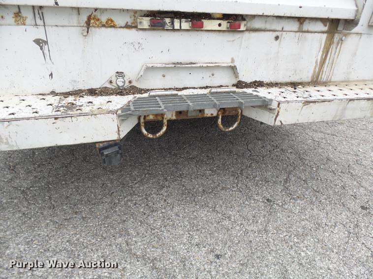 image for item DD9021 2001 Ford F450 Super Duty utility truck