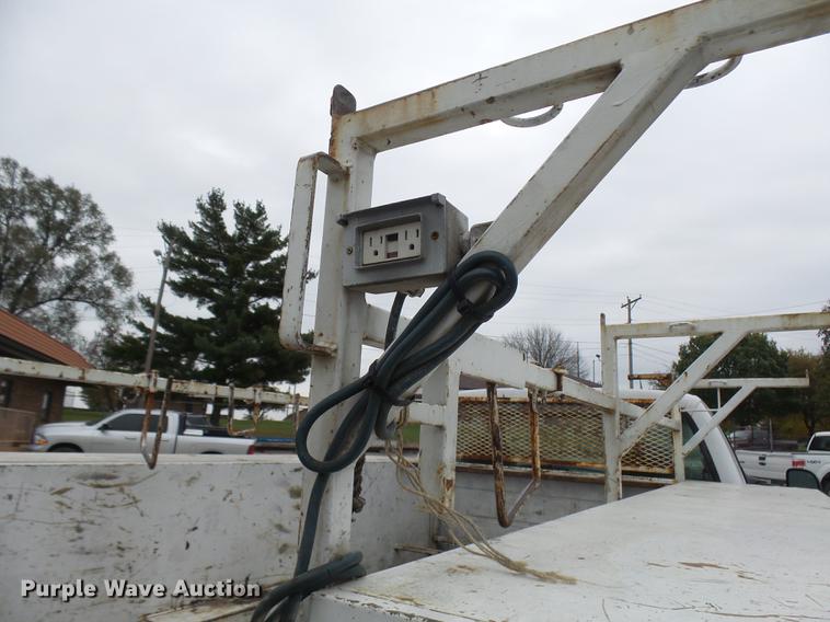 image for item DD9021 2001 Ford F450 Super Duty utility truck