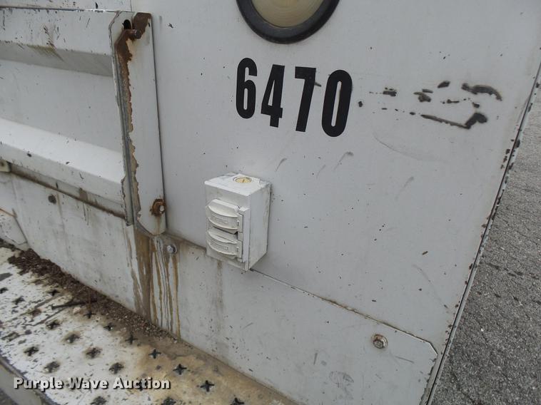 image for item DD9021 2001 Ford F450 Super Duty utility truck