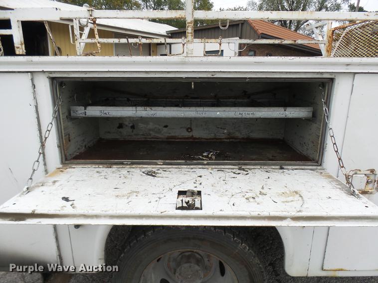 image for item DD9021 2001 Ford F450 Super Duty utility truck