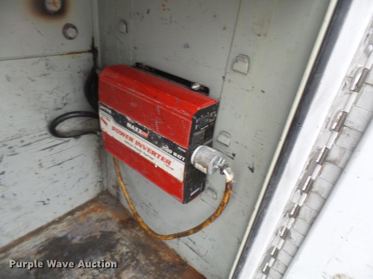 image for item DD9021 2001 Ford F450 Super Duty utility truck