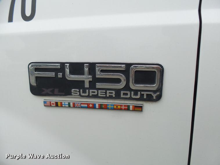 image for item DD9021 2001 Ford F450 Super Duty utility truck