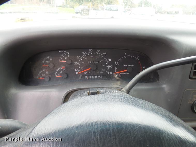 image for item DD9021 2001 Ford F450 Super Duty utility truck