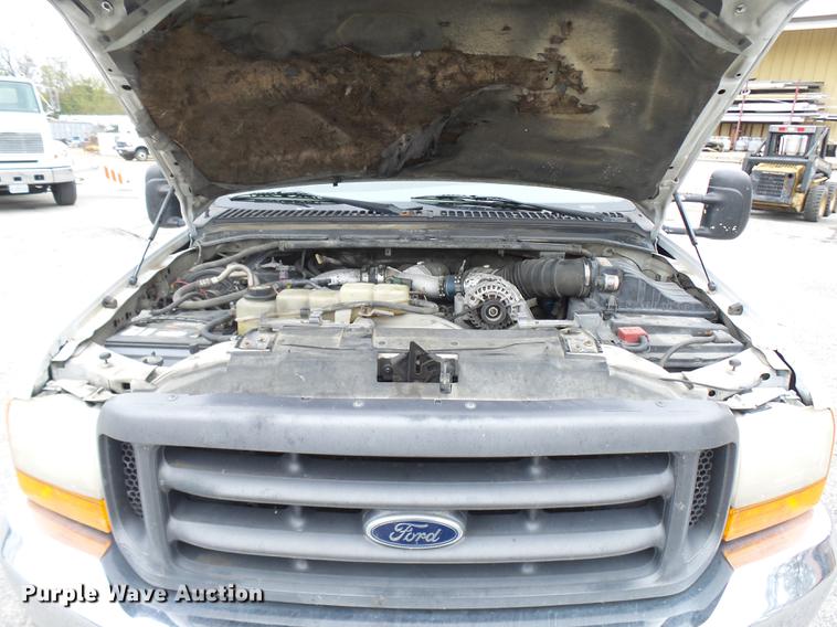 image for item DD9021 2001 Ford F450 Super Duty utility truck