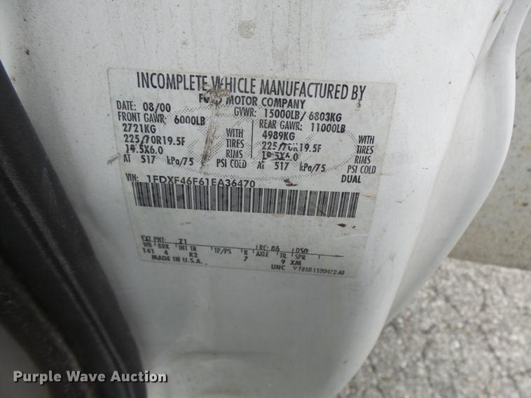 image for item DD9021 2001 Ford F450 Super Duty utility truck