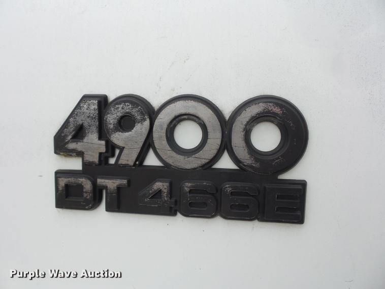 image for item DD9058 1998 International 4900 flatbed truck