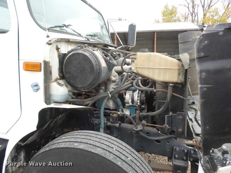 image for item DD9058 1998 International 4900 flatbed truck