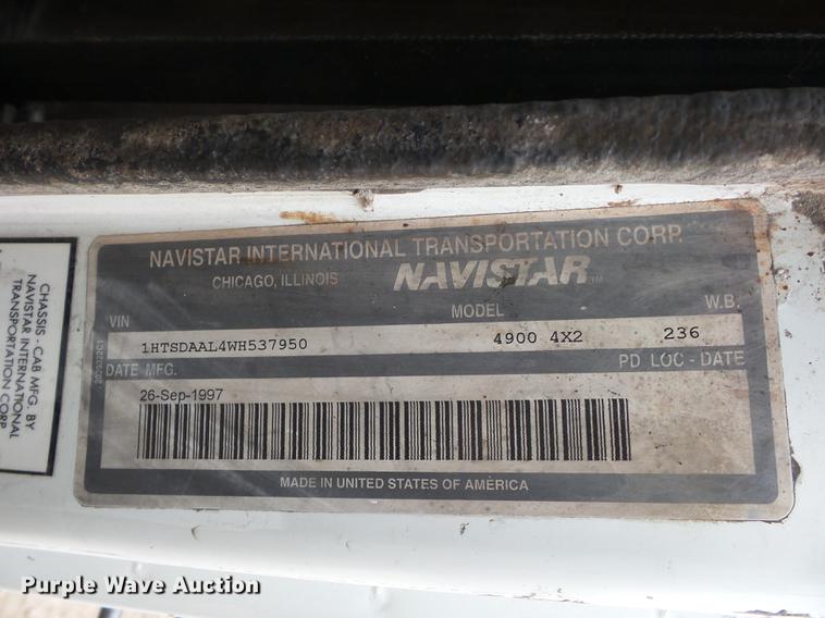 image for item DD9058 1998 International 4900 flatbed truck