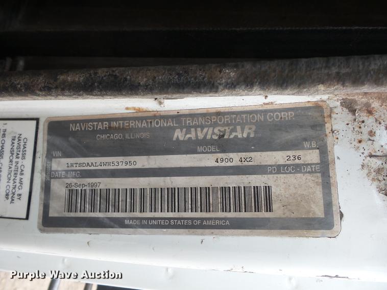 image for item DD9058 1998 International 4900 flatbed truck