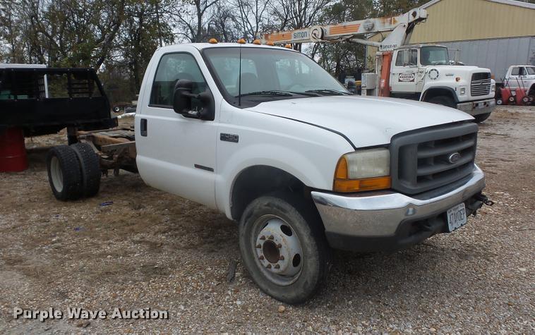 image for item DD9061 1999 Ford F450 Super Duty truck cab and chassis