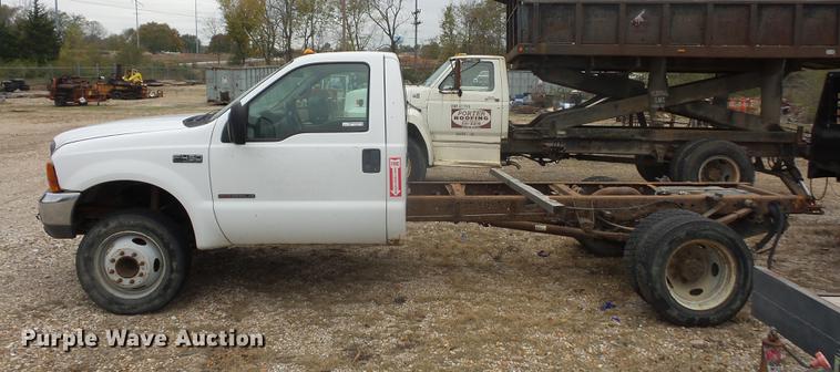 image for item DD9061 1999 Ford F450 Super Duty truck cab and chassis