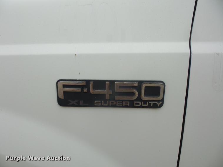 image for item DD9061 1999 Ford F450 Super Duty truck cab and chassis