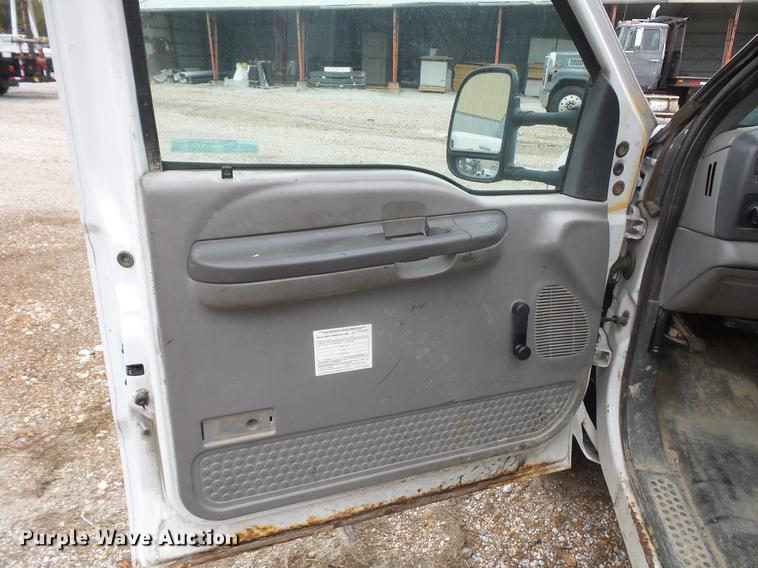 image for item DD9061 1999 Ford F450 Super Duty truck cab and chassis