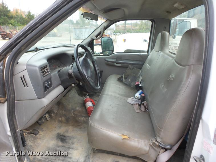 image for item DD9061 1999 Ford F450 Super Duty truck cab and chassis