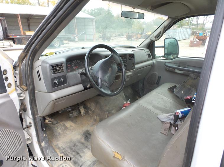 image for item DD9061 1999 Ford F450 Super Duty truck cab and chassis