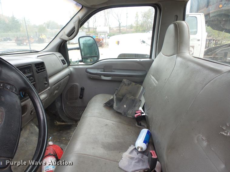 image for item DD9061 1999 Ford F450 Super Duty truck cab and chassis