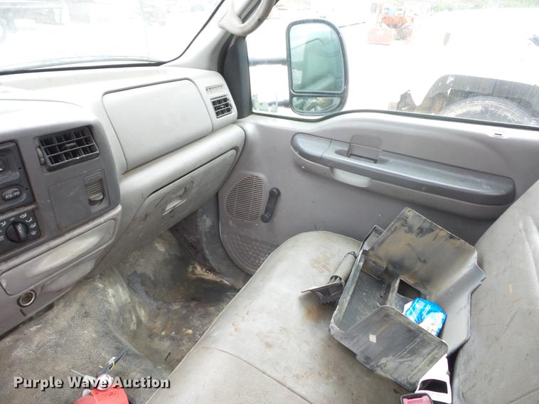 image for item DD9061 1999 Ford F450 Super Duty truck cab and chassis