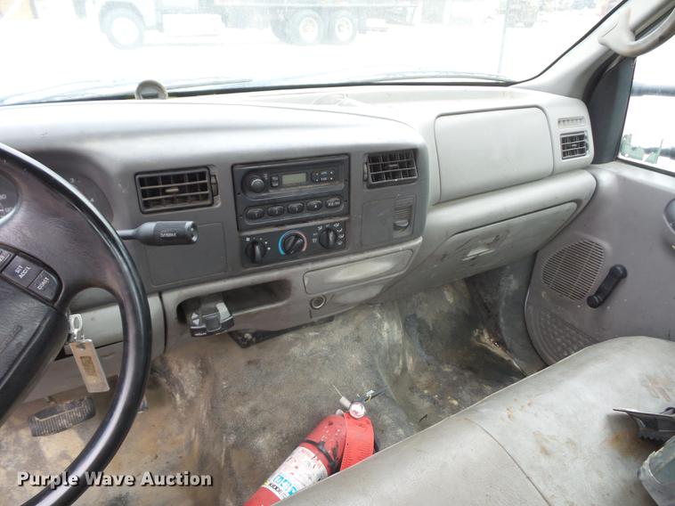 image for item DD9061 1999 Ford F450 Super Duty truck cab and chassis