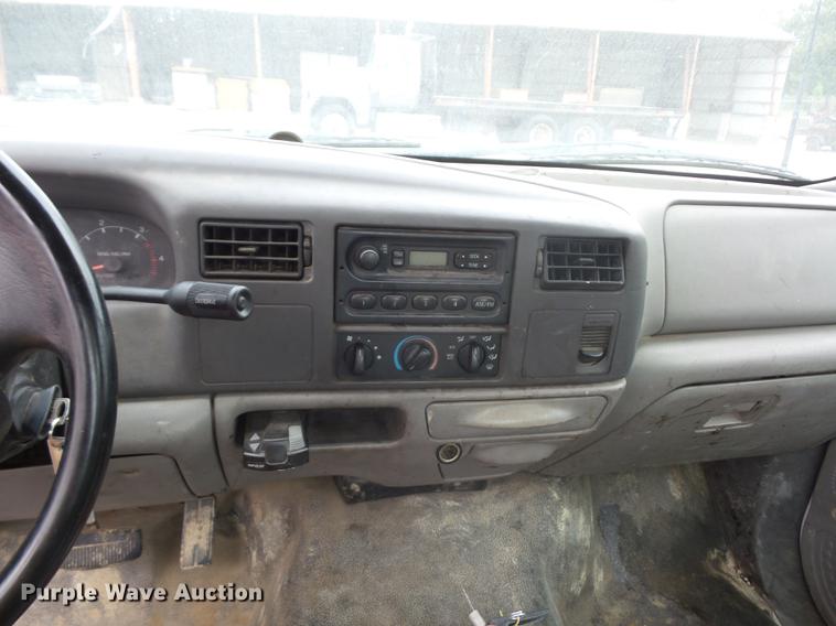 image for item DD9061 1999 Ford F450 Super Duty truck cab and chassis