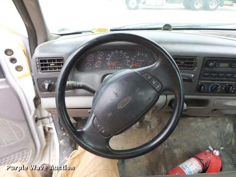 image for item DD9061 1999 Ford F450 Super Duty truck cab and chassis