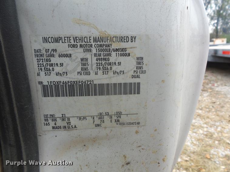 image for item DD9061 1999 Ford F450 Super Duty truck cab and chassis