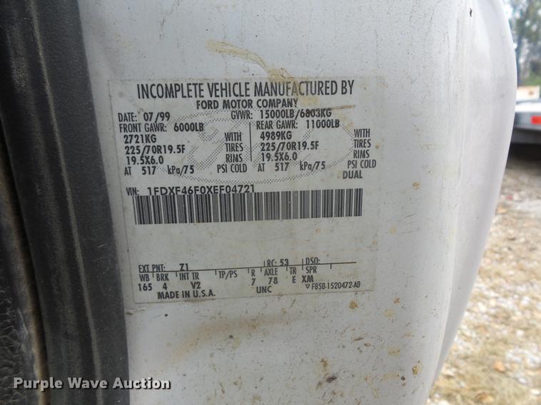 image for item DD9061 1999 Ford F450 Super Duty truck cab and chassis