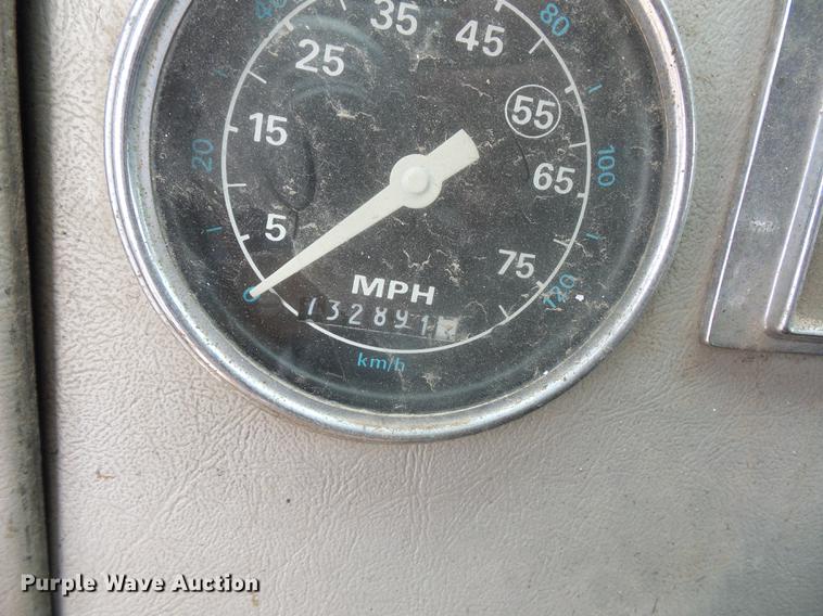 image for item DD9064 1987 Ford LTL9000 flatbed truck