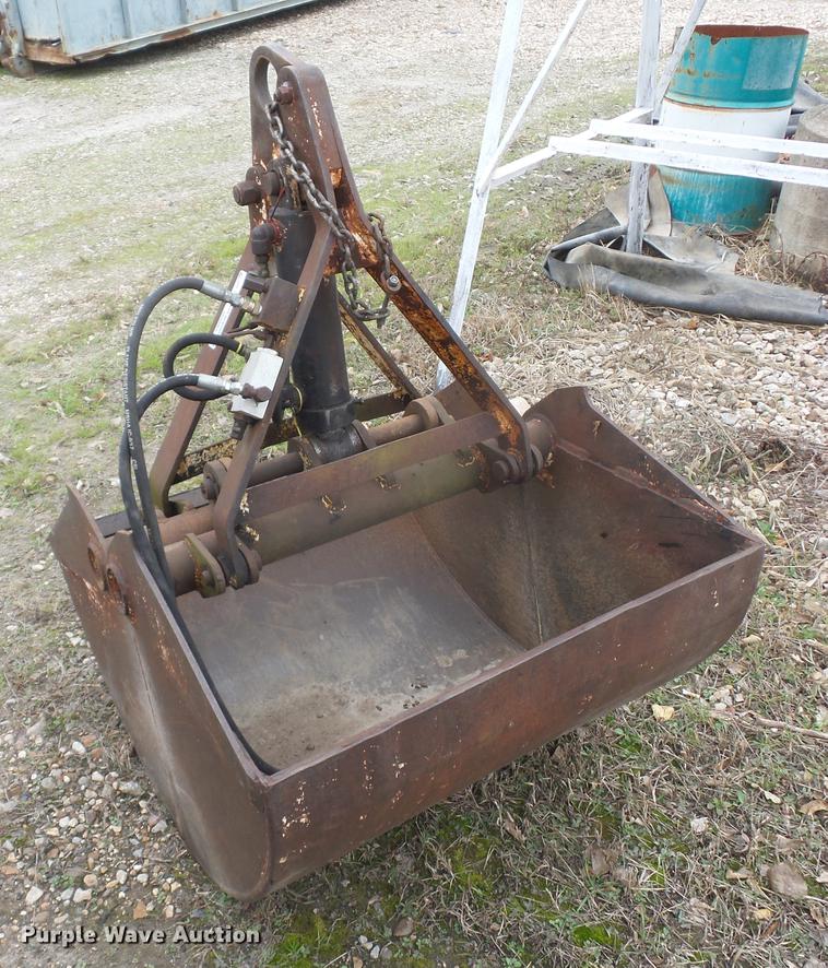 image for item DD9065 Hydraulic clamshell bucket
