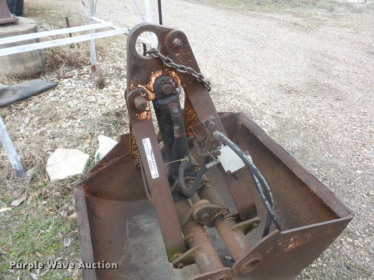 image for item DD9065 Hydraulic clamshell bucket