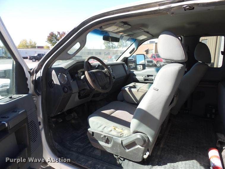 image for item DD9502 2011 Ford F450 Super Duty SuperCab flatbed truck