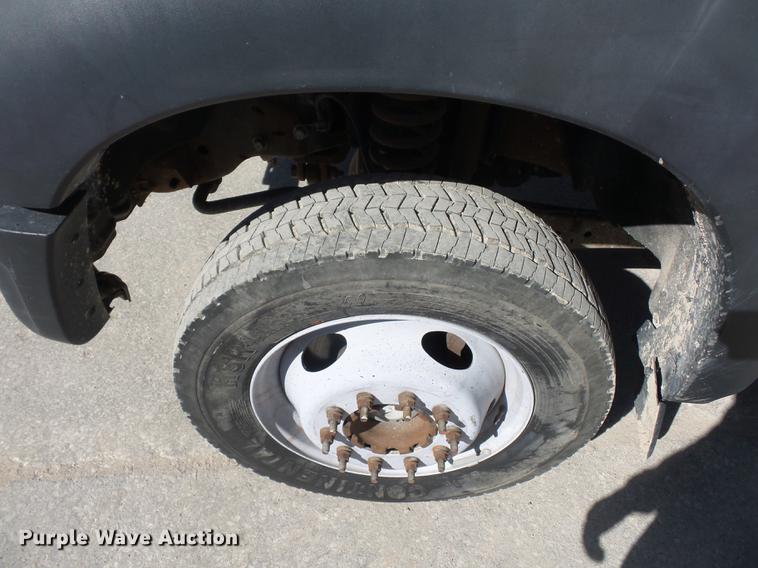 image for item DD9502 2011 Ford F450 Super Duty SuperCab flatbed truck