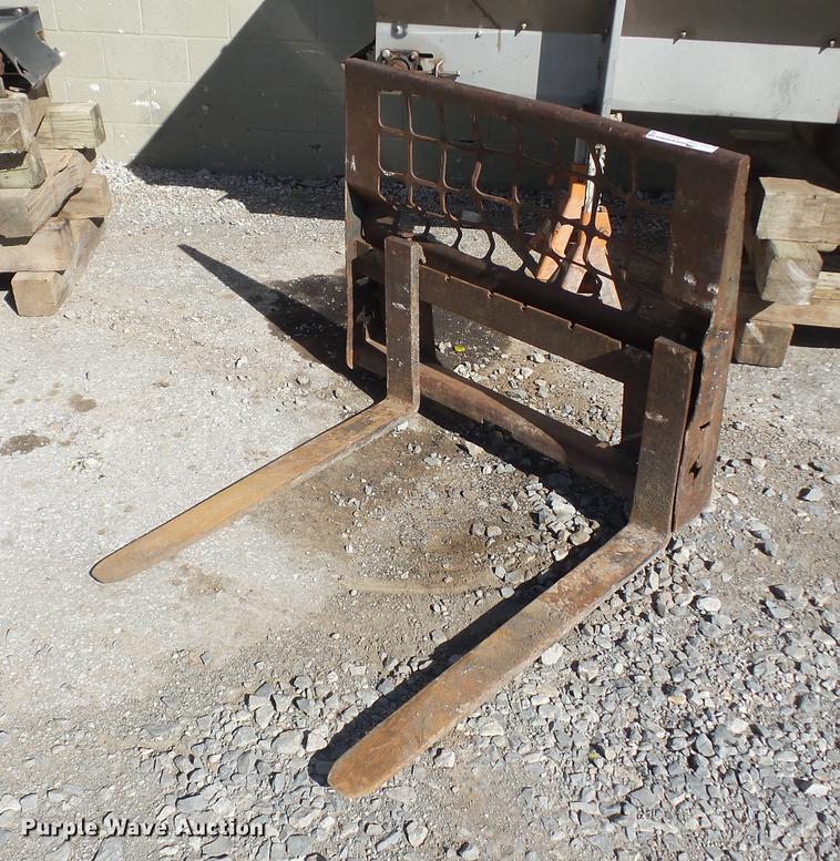 image for item DD9512 Skid steer pallet forks