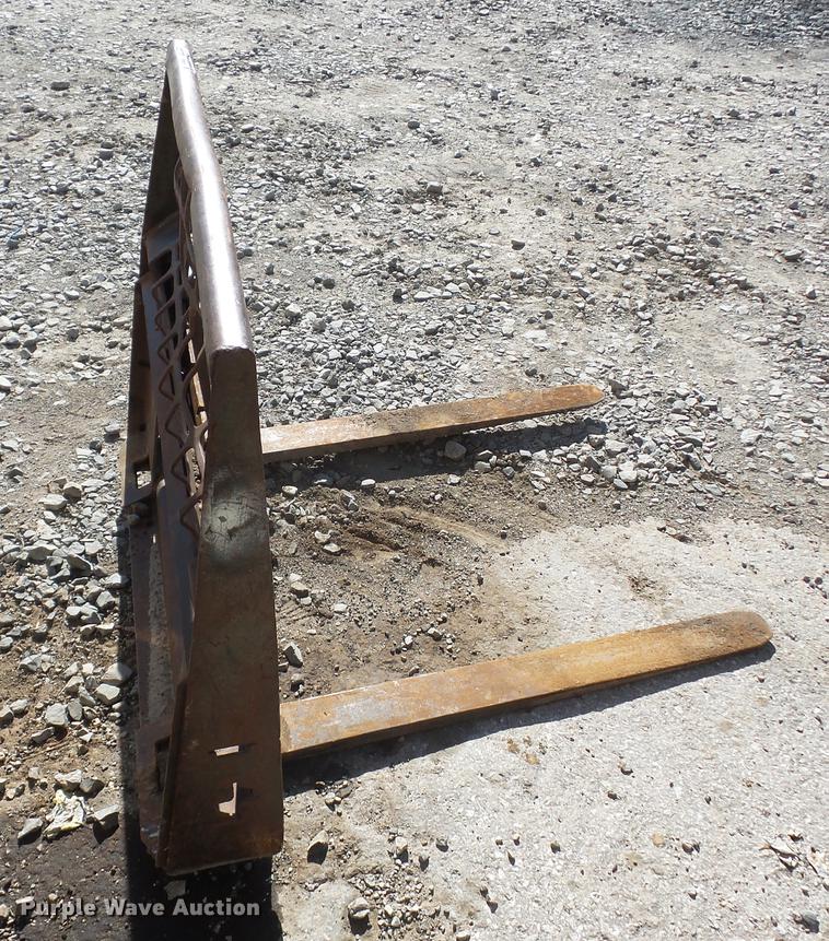 image for item DD9512 Skid steer pallet forks